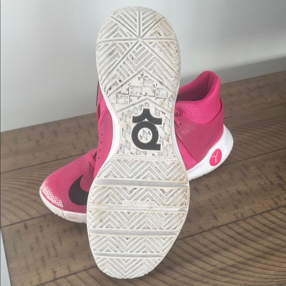 Nike Men’s Pink Basketball Sneakers with Black Logo Size 12.5 - Picture 5 of 5